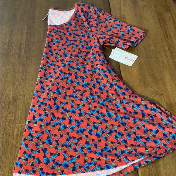 Size small Lularoe Perfect T - Picture 1 of 2